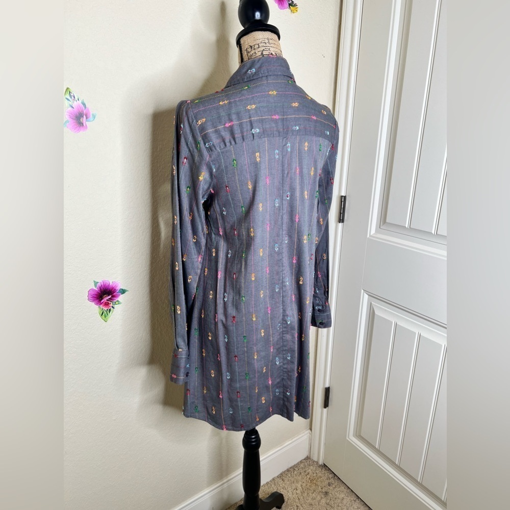 Ivy Jane Textured Asymmetrical Button Front Tunic Top - Picture 14 of 14